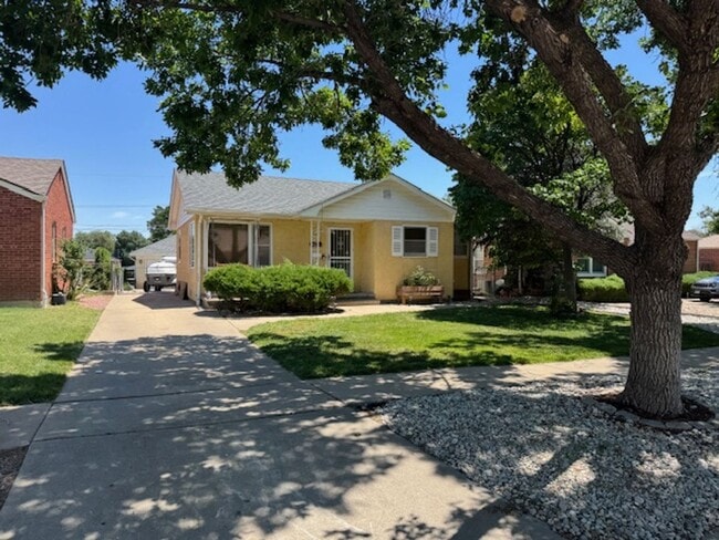 Building Photo - ALL PROSPECTIVE TENANTS MUST SUBMIT A $58 ... Rental