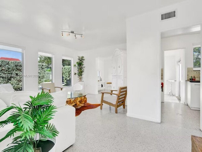 Photo - 7537 W Treasure Dr