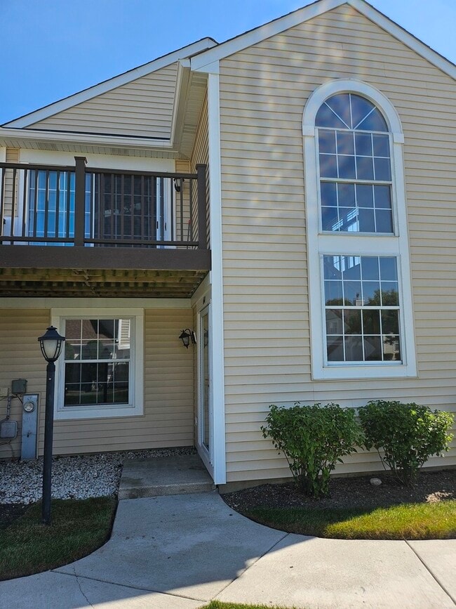 Building Photo - 640 Le Parc Cir Rental