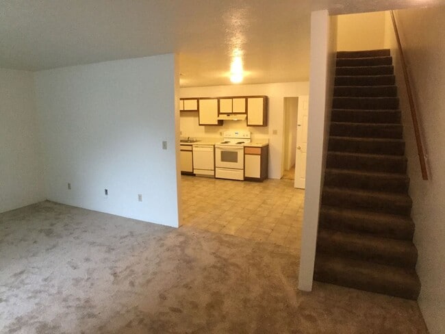 Photo - Blacksburg, 4 BR / 2.5 BA Townhouse, Available August