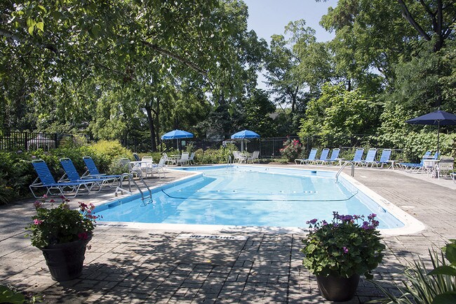 Briarwood House Apartments