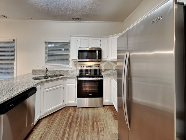 Photo - 403 Pine Grove Way