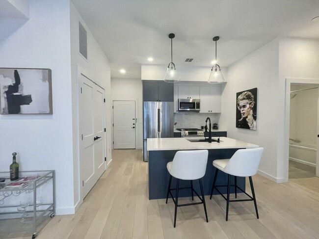 Photo - 425 3rd St Unit 215