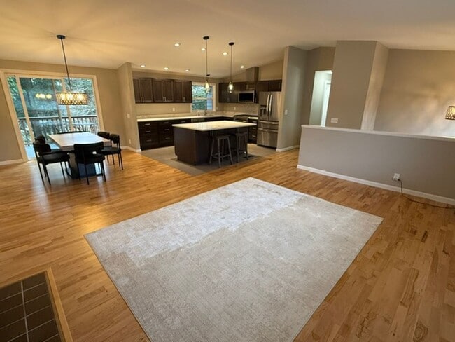 Photo - UPDATED 4 BED, 3 BATH KIRKLAND HOUSE FOR RENT AVAILABLE NOW!