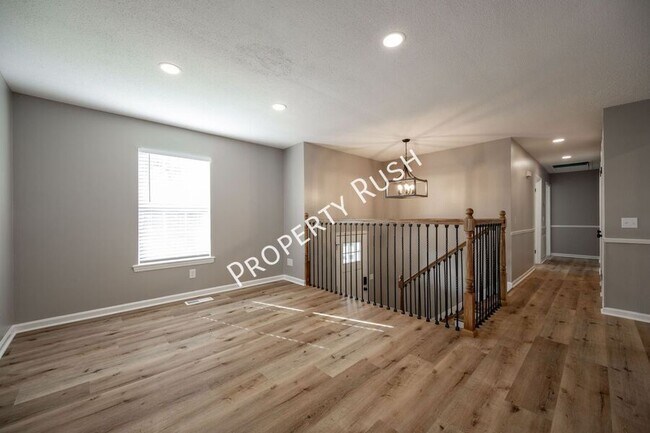 Photo - 1075 Carol Jean Trail