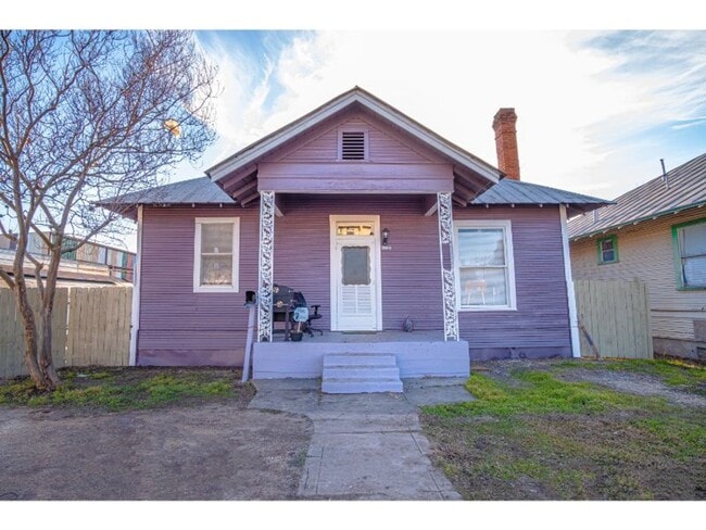 Building Photo - 4115 S Presa St Unit 1