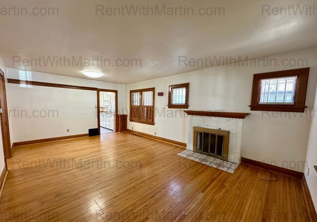 Photo - 1917 W 3rd St