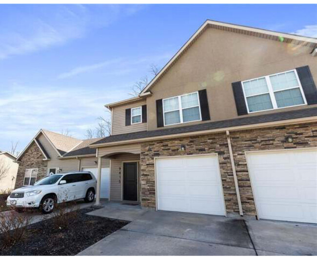 Photo - 9415 N Adrian Ave Townhome