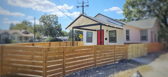 Building Photo - 427 Floyd Ave