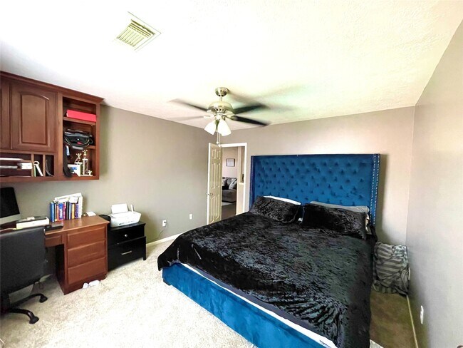 Photo - 2411 Fox River Ln