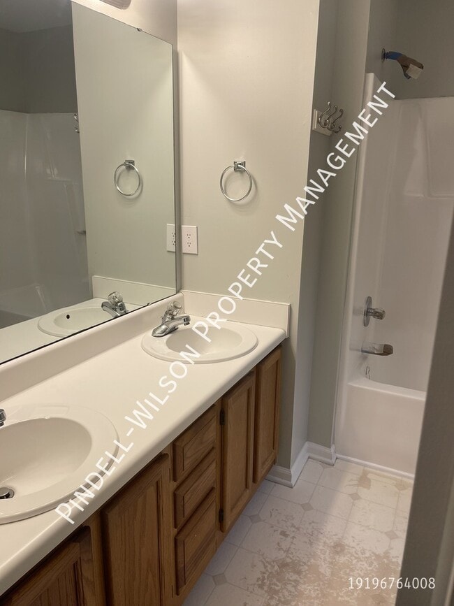 Photo - 207 Highgate Cir