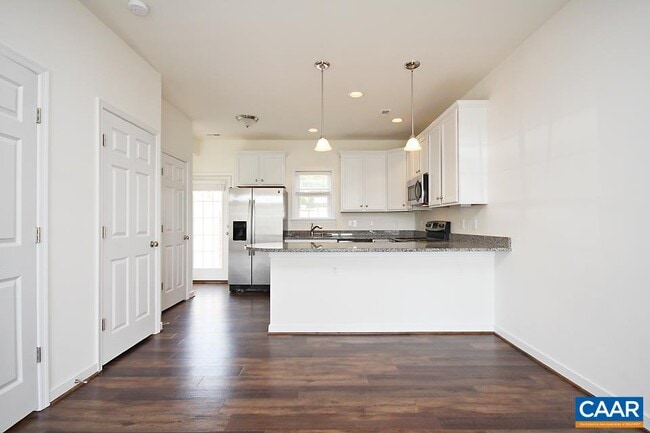 Photo - 609 Mornington Ln