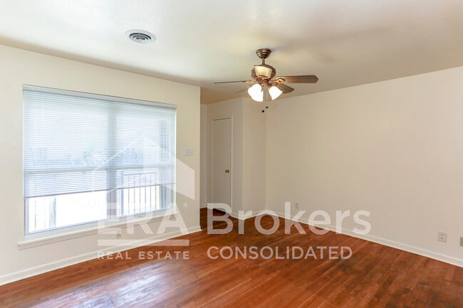 Photo - 1401 Illinois Ave