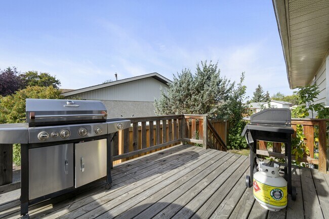 Photo - 9451-65ave 65 Ave