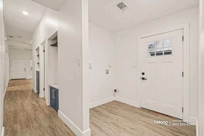 Photo - 1922 W Main St