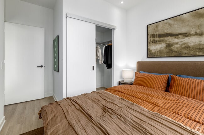 2BR + Den, 2BA - 857PC - Chambre