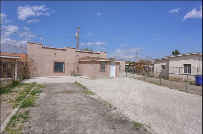Building Photo - 153 Dixon Pl Unit 153 Dixon A Rental