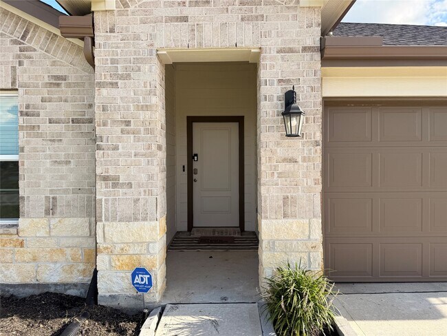 Photo - 1210 Hughes Crossing Dr