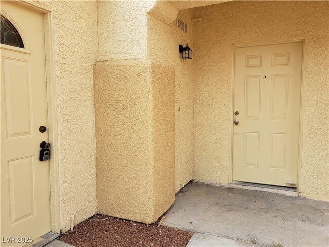 Photo - 2324 High Uintas Dr