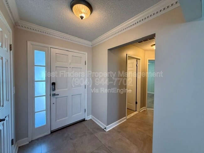 Photo - 1695 Evans Dr S