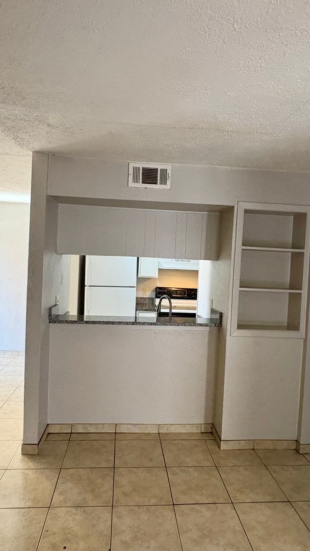 Photo - Cozy 1 Bedroom 1 bath Condo in East Tucson Unit P-285