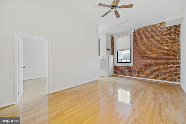 Photo - 1010 Race St Unidad PG