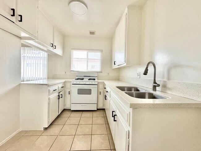 Photo - 1611 W 206th St Unit E