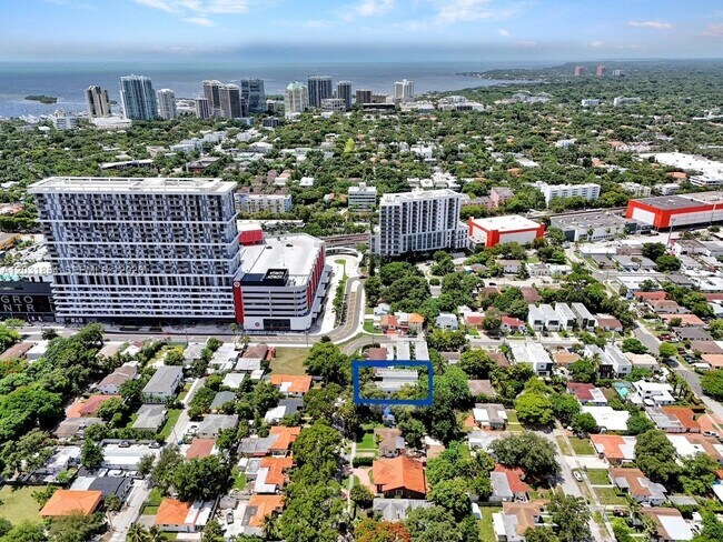 Photo - 2740 SW 29th Ave Unit 2740