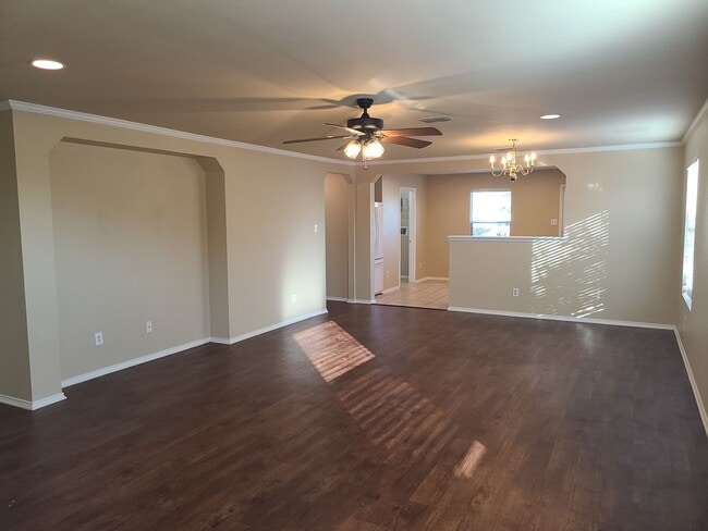 Photo - 3 Bedroom With Large Yard