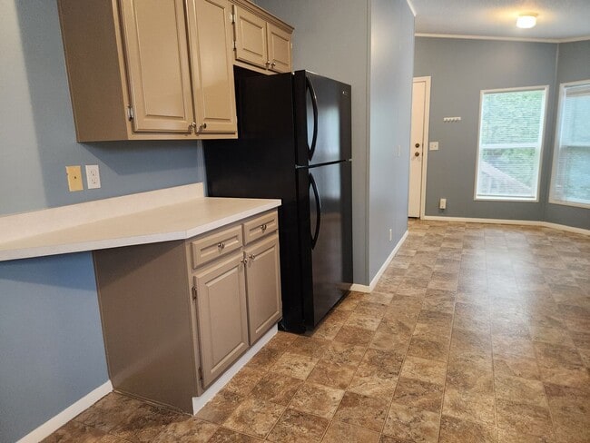 Photo - 1625 Main St