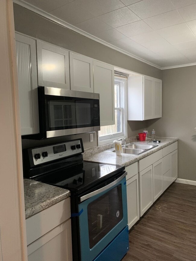 Building Photo - Perfect single family home!