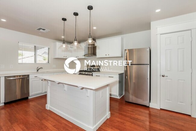 Photo - 3 Bedroom Pet-Friendly Home in SAN TAN VALLEY, AZ with Main Street Renewal