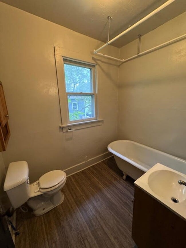 Photo - 3717 Barr St