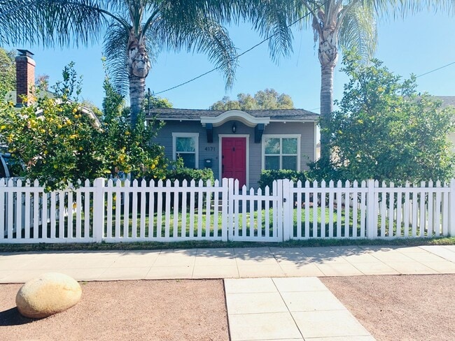 Building Photo - Gorgeous 3BD/2BA House in Hillcrest - Available NOW!