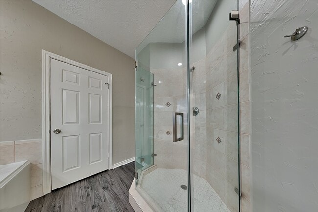 Photo - 30215 Stoney Plain Dr