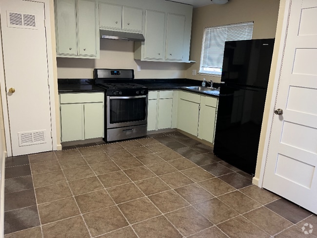 Building Photo - 2016 22nd St Rental