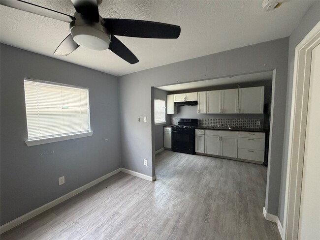 Photo - 7018 Avenue F Unidad 8