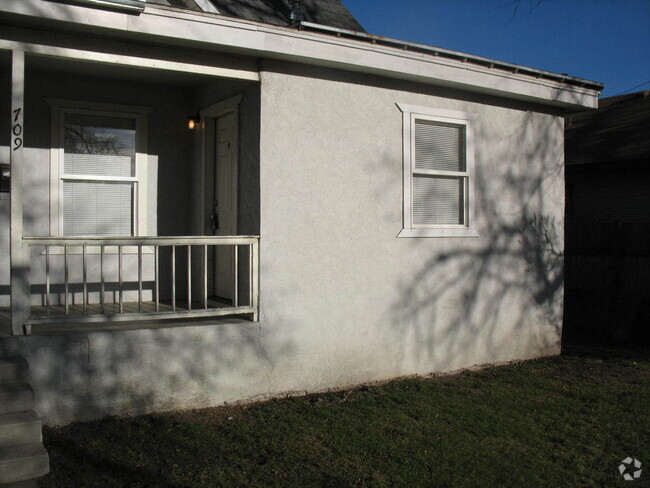 Building Photo - 709 E Belmont St Unit #1 Rental