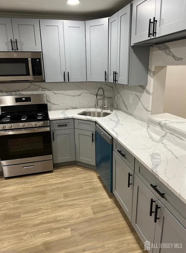 Photo - 269 Bromley Pl