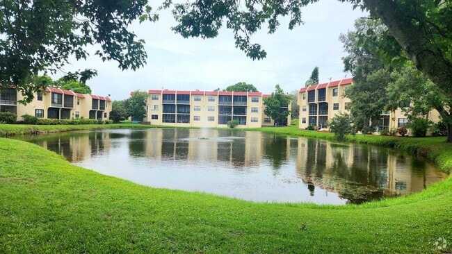 Building Photo - 2050 Oleander Blvd Unit 7205 Rental