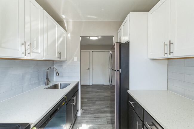 Photo - Parkside Apartments