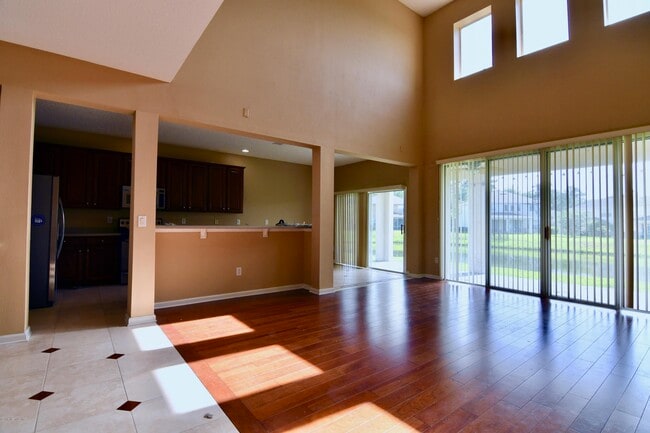 Photo - 3866 Silverpoint Ln