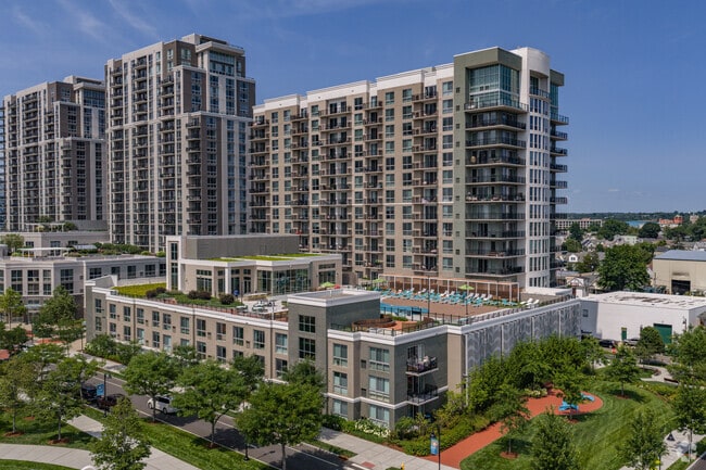 2 Harbor Point Rd S Stamford, CT 06902