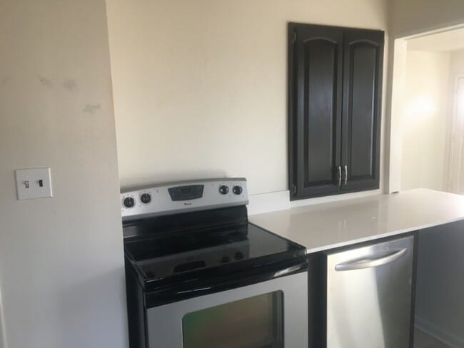 Photo - 481 W 70th Pl