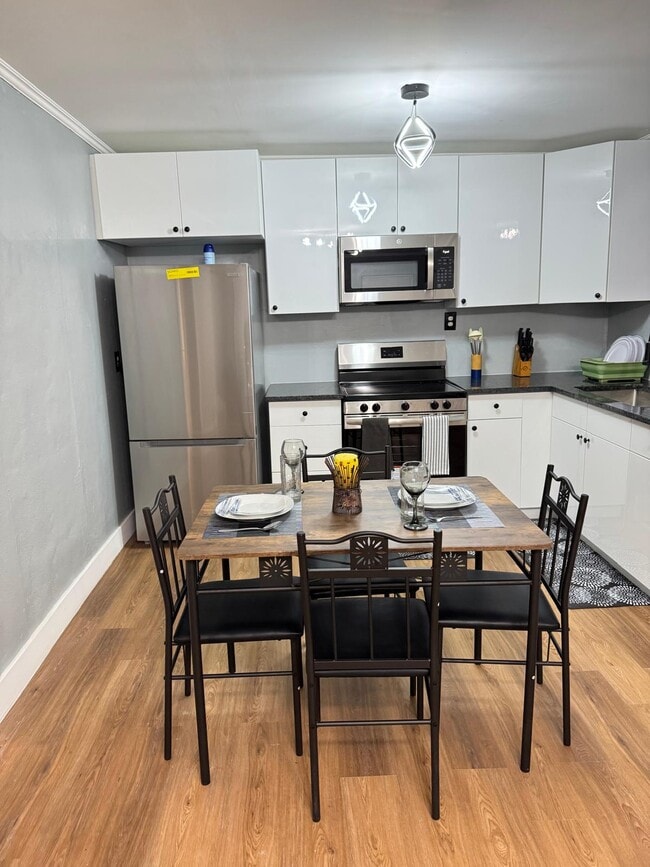 Dining area - 414 N 60th Way Unit 414 N 60th Way Apt #1