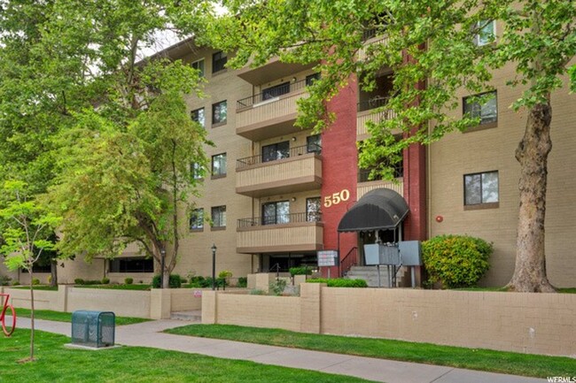 Secured 2 Bd 2 Ba Towne Park Condo - Secured 2 Bd 2 Ba Towne Park Condo