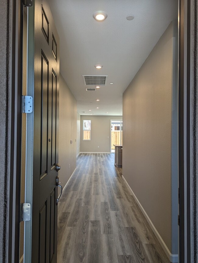 Entryway - 578 Pleasant Dr House