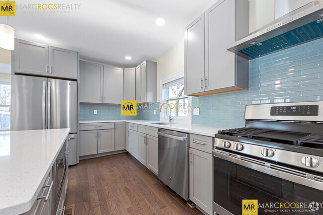 Building Photo - 232 Fulton St Rental