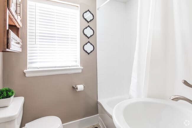 1BD 1B - 600 Sq Ft