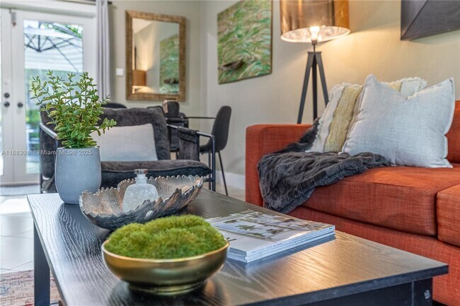 Photo - 505 SE 25th Ave Unit 2